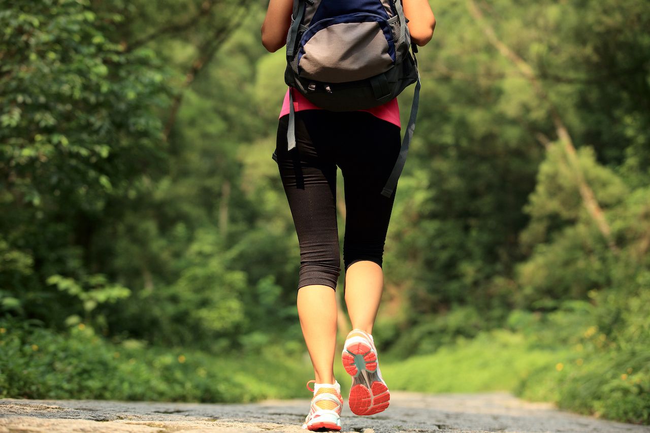 Can We Do Hiking In Yoga Pants?