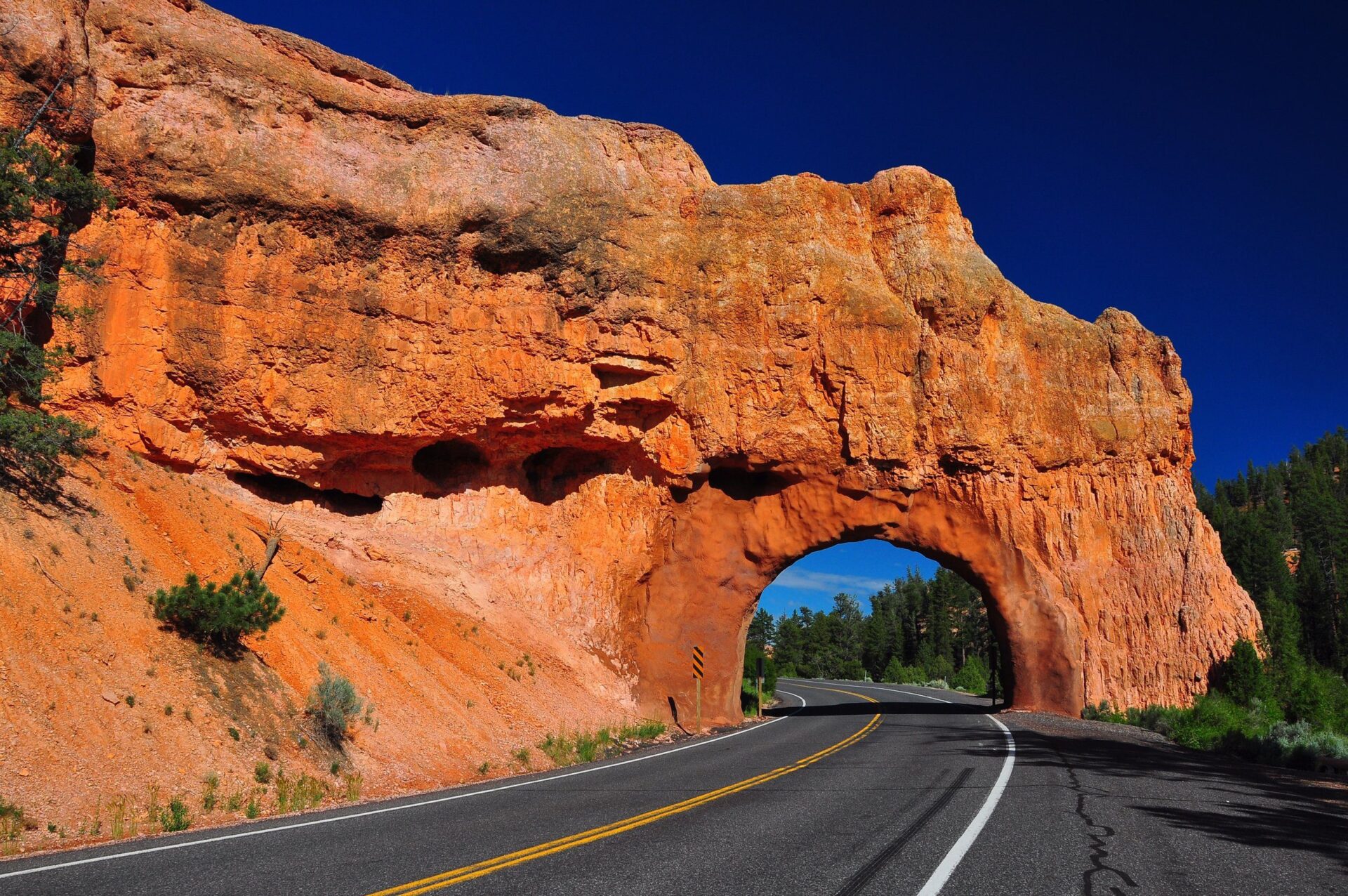 bryce_red_canyon_drive-scaled[1]