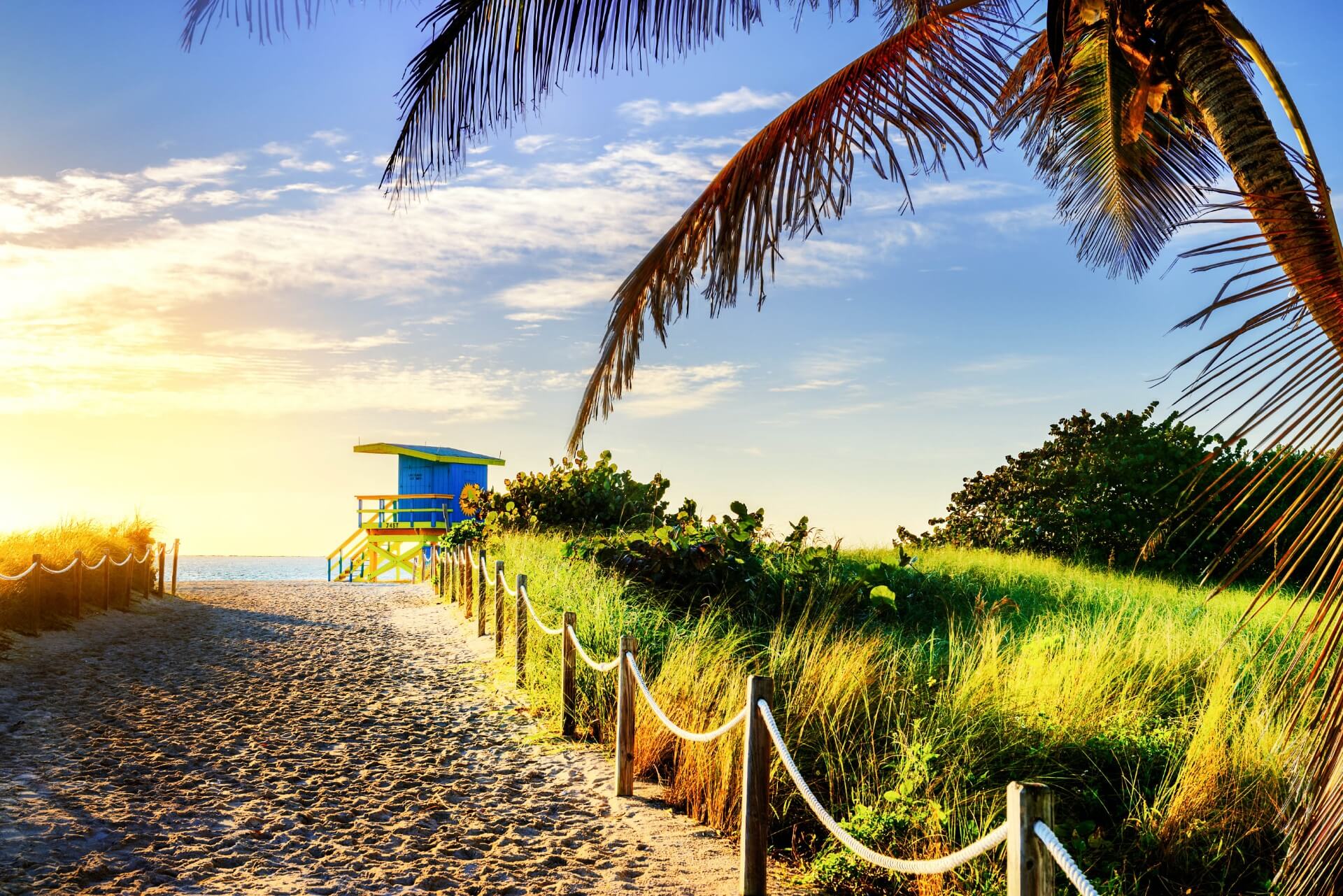 lifeguard-tower-miami-beach-florida-istock_000046009868_large-2-1[1]