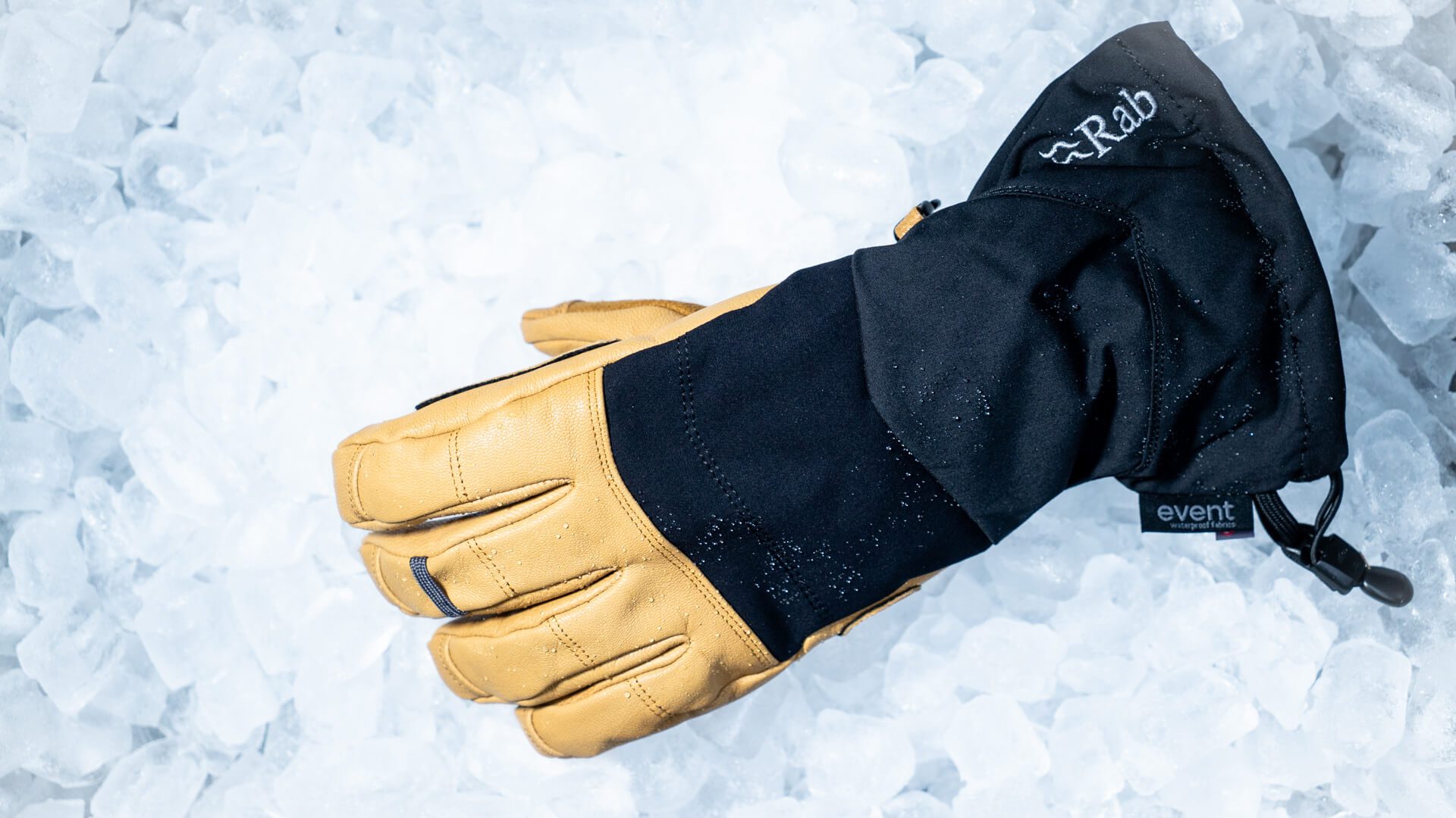 Why Gloves For Mountaineering Are Necessary To Use?